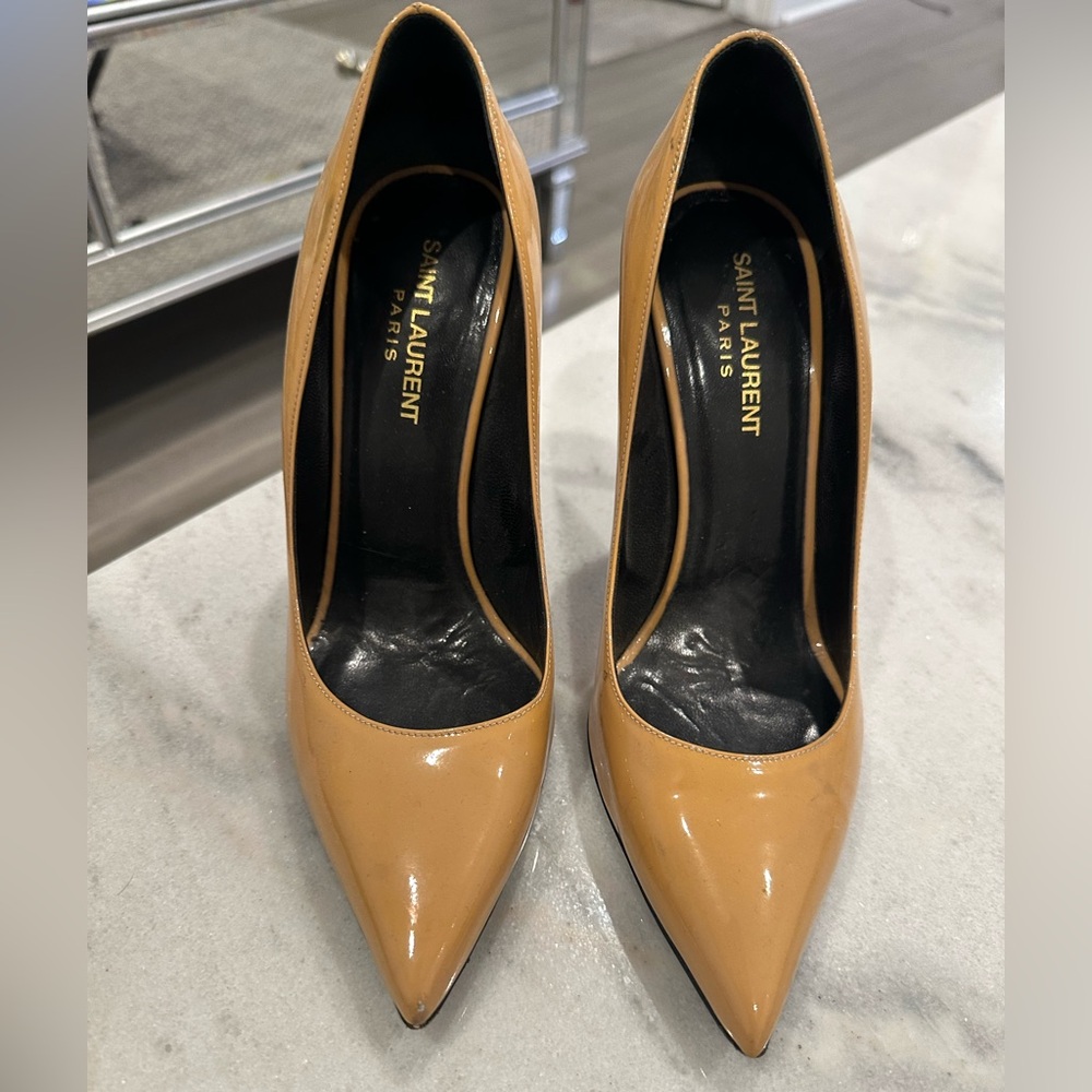YSL Yves Saint Laurent patent leather nude tan pumps pointed toe size 38